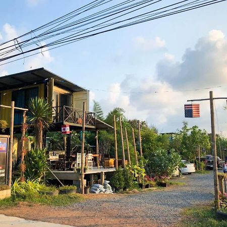 Beach Box Resort At Rimlay Rayong Ngoại thất bức ảnh