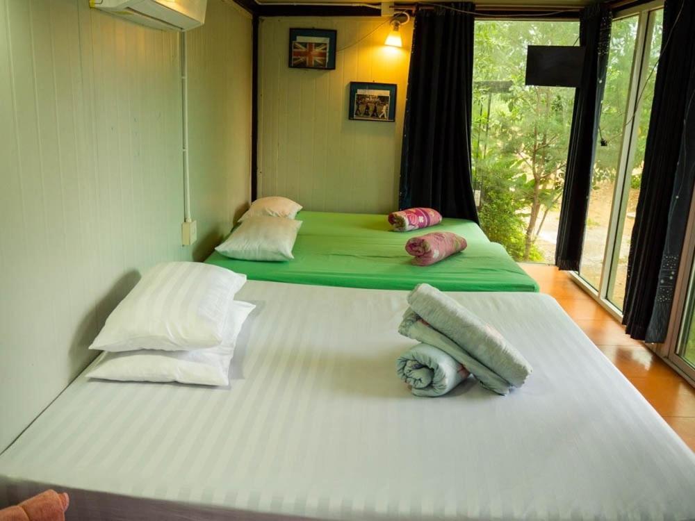 Beach Box Resort At Rimlay Rayong Ngoại thất bức ảnh