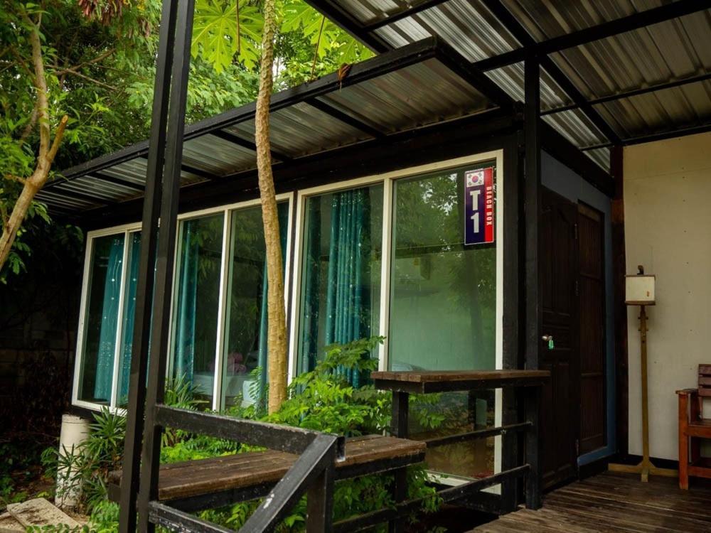 Beach Box Resort At Rimlay Rayong Ngoại thất bức ảnh