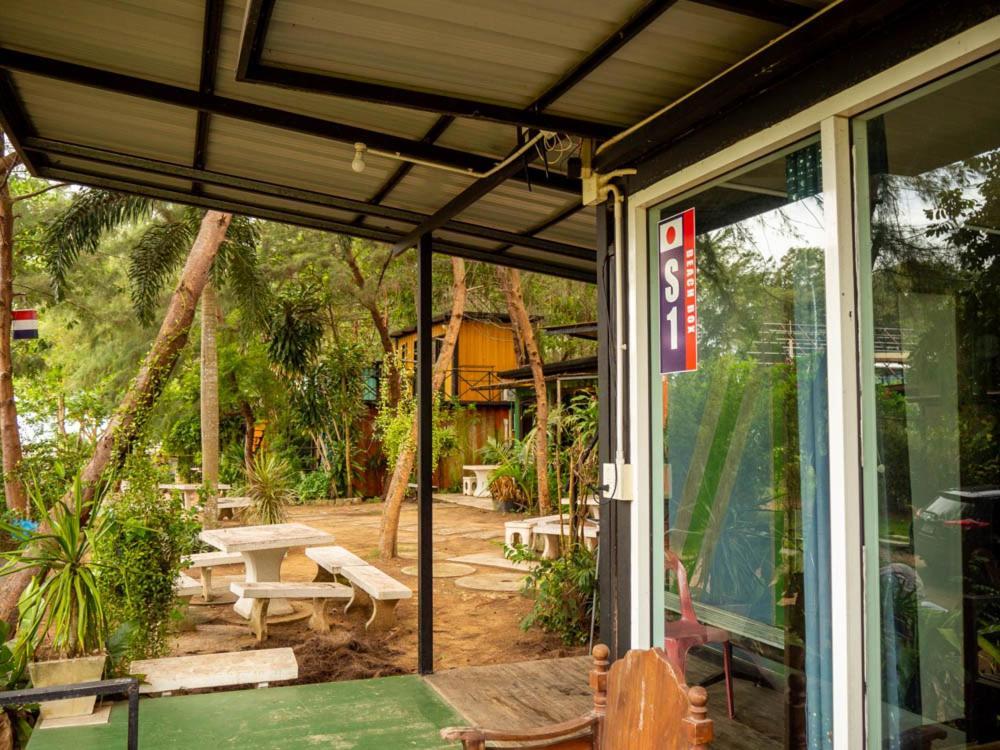 Beach Box Resort At Rimlay Rayong Ngoại thất bức ảnh